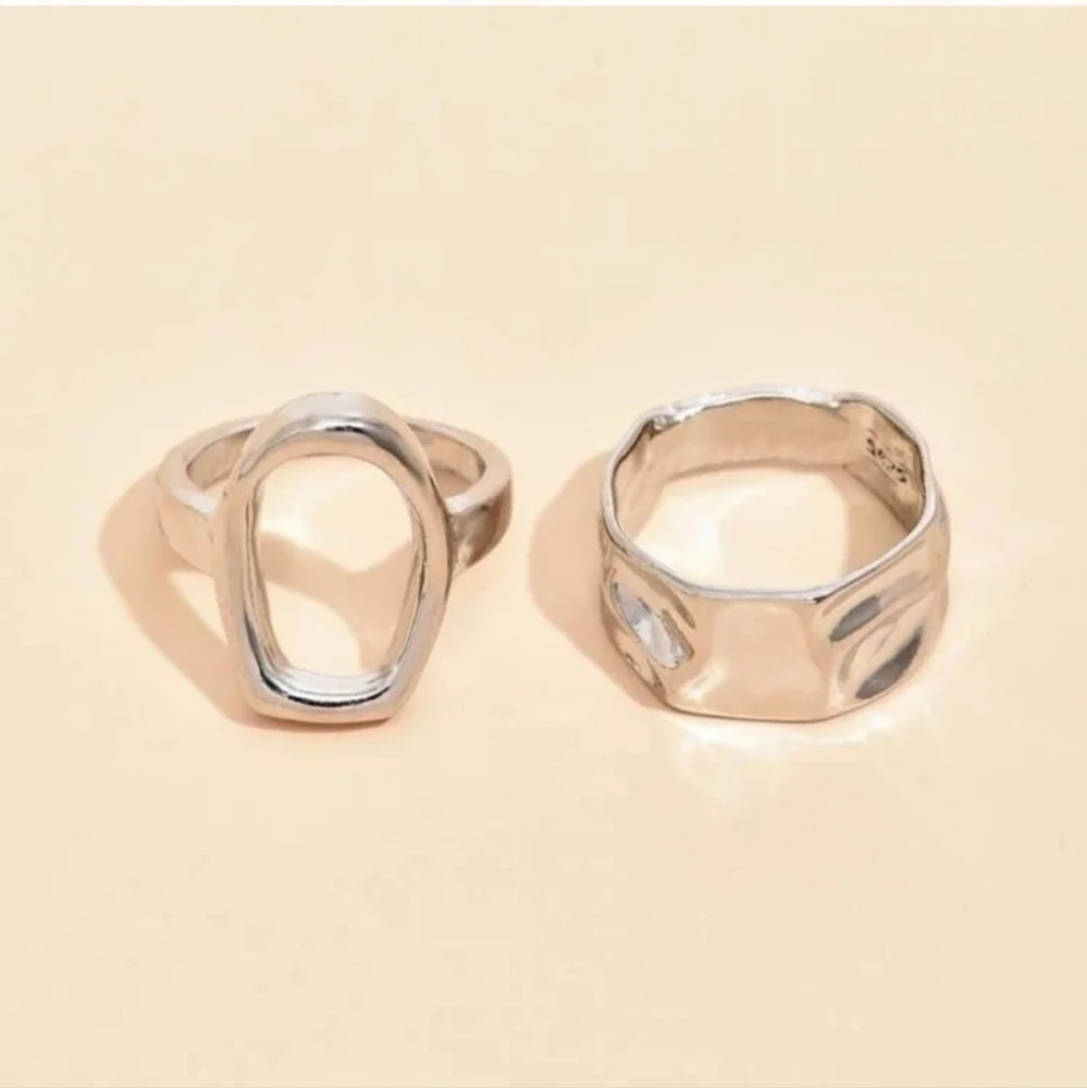 🖤3/$50 Hollow & Textured Silver Ring Set - Picture 4 of 4